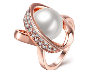 8 Gorgeous Pearl Engagement Rings for Every Kind of Bride