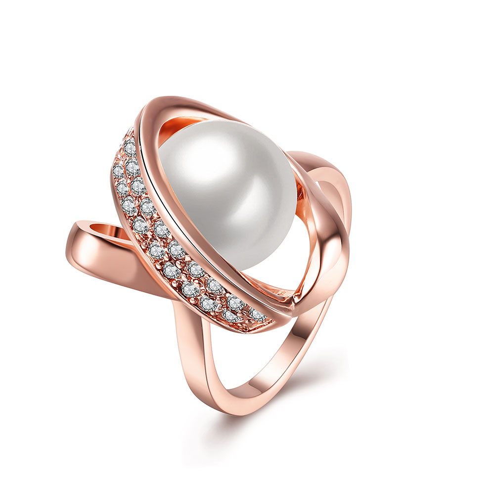 8 Gorgeous Pearl Engagement Rings for Every Kind of Bride