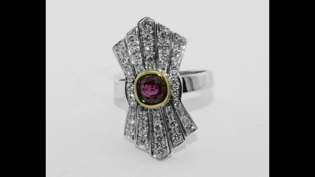 18kt Gold Ring with Ruby and Diamonds