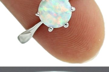 These Unicorn Opal Engagement Rings are so whimsical