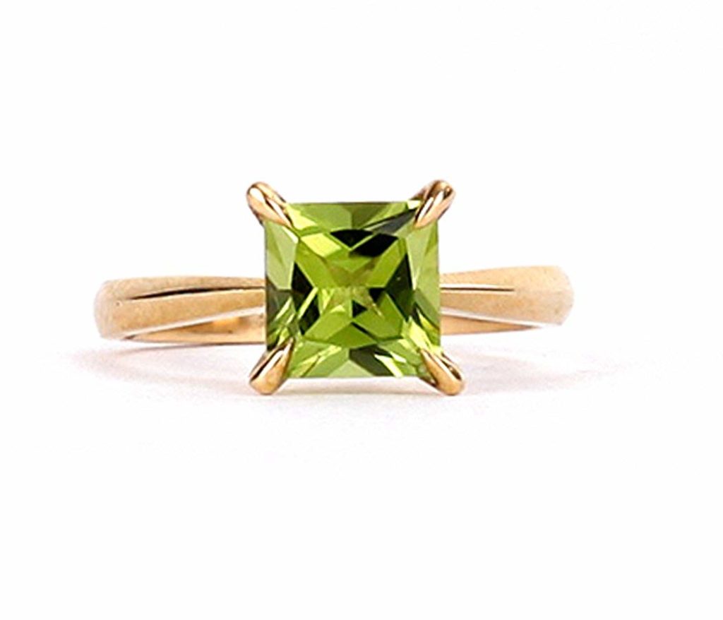 UK Green Prongs Gold Ring